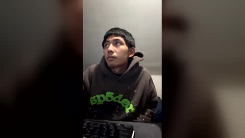 Snapshot of mizukix300 chatting on March 18, 5:21 am mizukix300 online show from March 18, 5:21 am