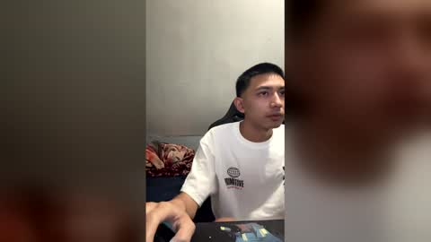 Snapshot of mizukix300 chatting on March 21, 6:29 am mizukix300 online show from March 21, 6:29 am