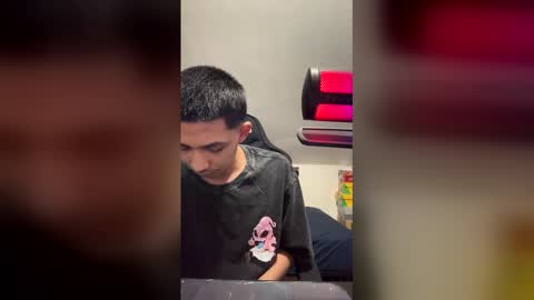 Snapshot of mizukix300 chatting on March 23, 4:27 am mizukix300 online show from March 23, 4:27 am