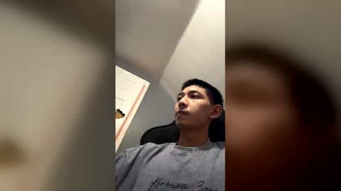 Snapshot of mizukix300 chatting on April 3, 11:36 pm mizukix300 online show from April 3, 11:36 pm