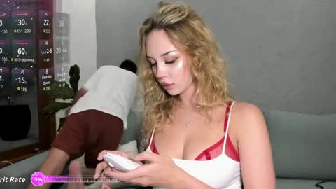 Snapshot of mj1moretime chatting on May 14, 4:25 pm Millie and John online show from May 14, 4:25 pm