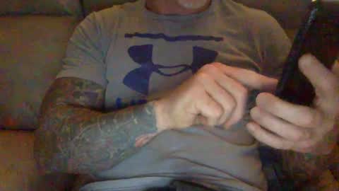 Snapshot of mjg175 chatting on December 4, 9:24 pm SexyRed online show from December 4, 9:24 pm