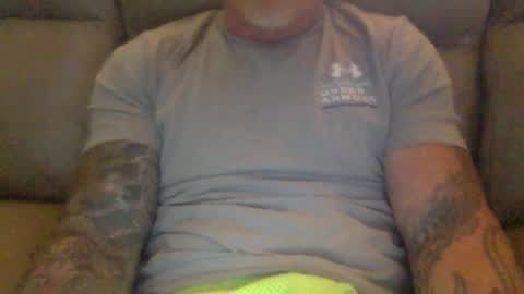 Snapshot of mjg175 chatting on December 7, 6:59 pm SexyRed online show from December 7, 6:59 pm