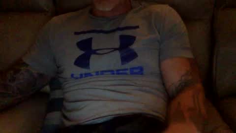 Snapshot of mjg175 chatting on December 9, 6:03 pm SexyRed online show from December 9, 6:03 pm