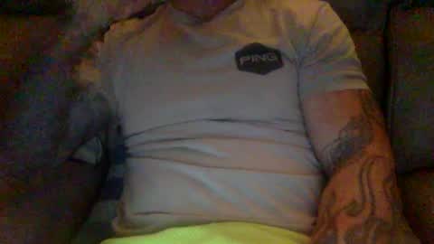 Snapshot of mjg175 chatting on December 11, 9:23 pm SexyRed online show from December 11, 9:23 pm