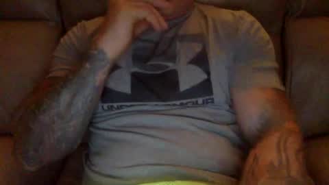 Snapshot of mjg175 chatting on December 14, 11:39 am SexyRed online show from December 14, 11:39 am