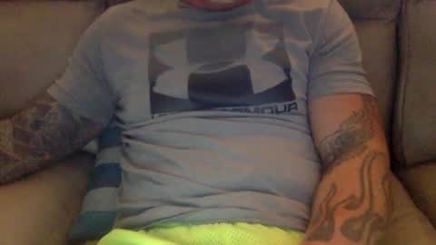 Snapshot of mjg175 chatting on December 17, 5:36 pm SexyRed online show from December 17, 5:36 pm