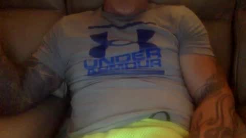 Snapshot of mjg175 chatting on December 18, 6:03 pm SexyRed online show from December 18, 6:03 pm