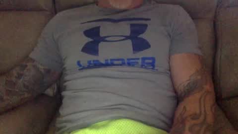 Snapshot of mjg175 chatting on December 22, 5:53 pm SexyRed online show from December 22, 5:53 pm