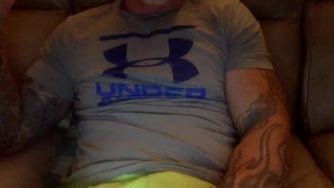 Snapshot of mjg175 chatting on December 22, 10:15 pm SexyRed online show from December 22, 10:15 pm