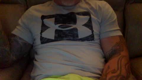 Snapshot of mjg175 chatting on December 23, 9:40 pm SexyRed online show from December 23, 9:40 pm