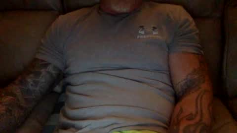 Snapshot of mjg175 chatting on December 25, 1:09 pm SexyRed online show from December 25, 1:09 pm