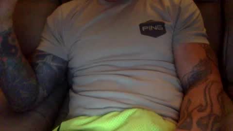 Snapshot of mjg175 chatting on December 27, 10:05 pm SexyRed online show from December 27, 10:05 pm