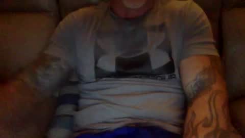 Snapshot of mjg175 chatting on December 31, 10:45 pm SexyRed online show from December 31, 10:45 pm