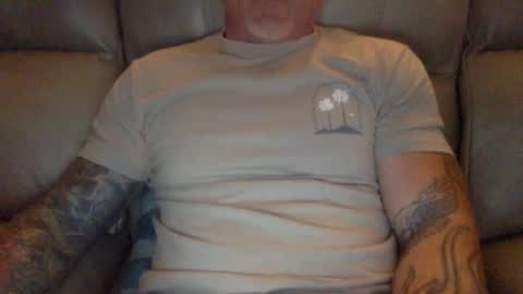 Snapshot of mjg175 chatting on January 1, 5:33 pm SexyRed online show from January 1, 5:33 pm