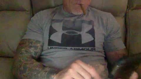 Snapshot of mjg175 chatting on January 11, 6:01 pm SexyRed online show from January 11, 6:01 pm