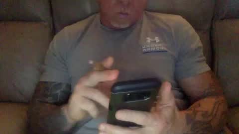 Snapshot of mjg175 chatting on January 15, 10:02 pm SexyRed online show from January 15, 10:02 pm