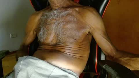 Snapshot of mjmadurengue chatting on April 4, 10:51 pm Mario jose online show from April 4, 10:51 pm