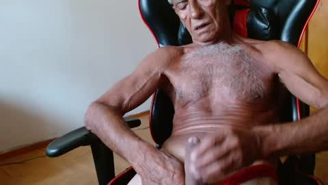 Snapshot of mjmadurengue chatting on April 16, 5:03 pm Mario jose online show from April 16, 5:03 pm
