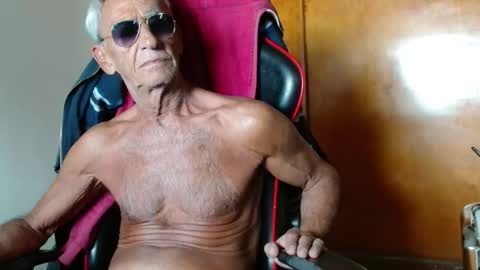 Snapshot of mjmadurengue chatting on April 28, 5:07 pm Mario jose online show from April 28, 5:07 pm