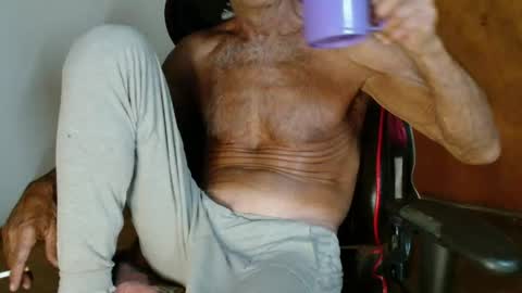 Snapshot of mjmadurengue chatting on May 3, 4:40 am Mario jose online show from May 3, 4:40 am