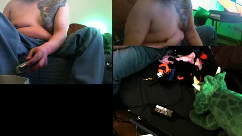 Snapshot of mjrigo4513 chatting on December 28, 7:11 am mjrigo4513 online show from December 28, 7:11 am