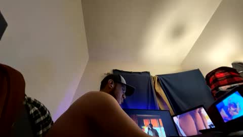 Snapshot of mjrigo4513 chatting on January 6, 8:57 am mjrigo4513 online show from January 6, 8:57 am
