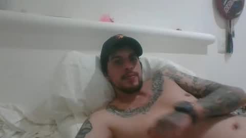 Snapshot of mkopn chatting on January 2, 11:41 am mkopn online show from January 2, 11:41 am