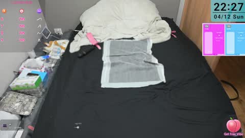 mkuo online show from April 12, 1:27 pm