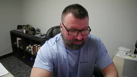 Snapshot of mlangworthy chatting on April 1, 6:27 pm MLangworthy online show from April 1, 6:27 pm