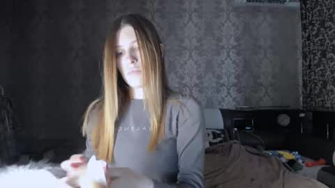 Lili online show from September 25, 7:23 am