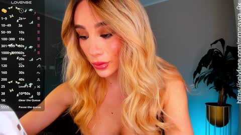 Snapshot of mmmayra_0x chatting on January 5, 6:35 pm MAYRA online show from January 5, 6:35 pm