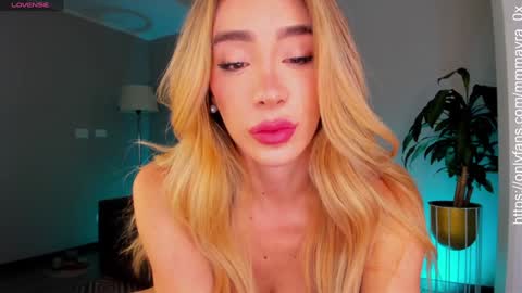 Snapshot of mmmayra_0x chatting on January 13, 12:51 am MAYRA online show from January 13, 12:51 am