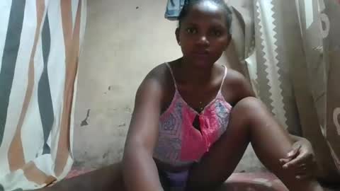 mmmmfelicinee online show from April 3, 11:08 am