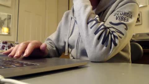 Snapshot of mmythmaker chatting on June 29, 9:04 am mmythmaker online show from June 29, 9:04 am