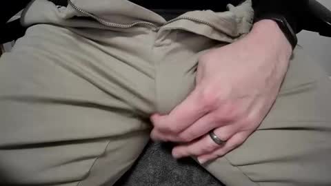 Snapshot of mnucdaddy chatting on February 27, 1:05 am mnucdaddy online show from February 27, 1:05 am