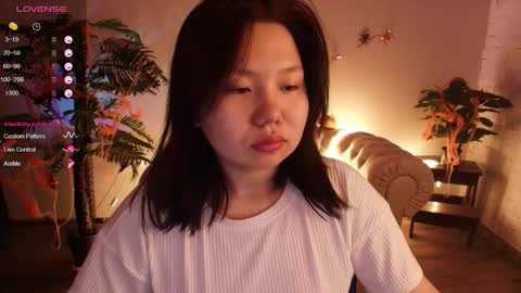 Snapshot of moana_light chatting on October 25, 2:30 am hey meet with me online show from October 25, 2:30 am