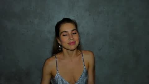 Snapshot of moanamo chatting on June 21, 1:35 pm Princess Moana online show from June 21, 1:35 pm