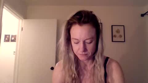 Snapshot of mockingbirds91 chatting on March 28, 3:39 am mockingbirds91 online show from March 28, 3:39 am