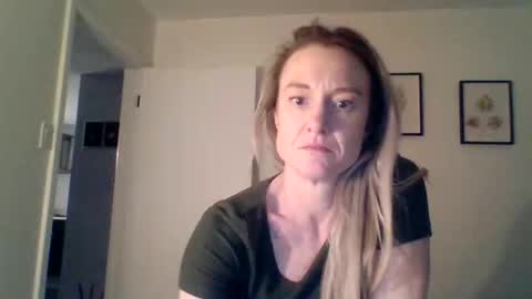 Snapshot of mockingbirds91 chatting on April 1, 3:40 am mockingbirds91 online show from April 1, 3:40 am