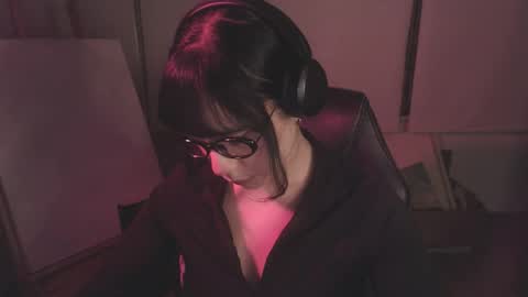 Snapshot of modjo_ chatting on April 8, 9:09 am Modjo online show from April 8, 9:09 am