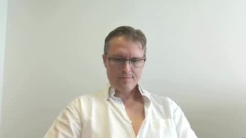 Moe online show from December 12, 6:31 pm