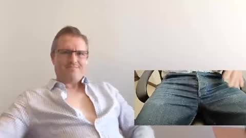 Moe online show from September 29, 6:57 pm