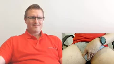 Moe online show from October 24, 6:59 pm