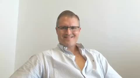 Moe online show from December 18, 7:31 pm