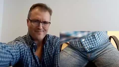 Moe online show from April 6, 6:42 pm