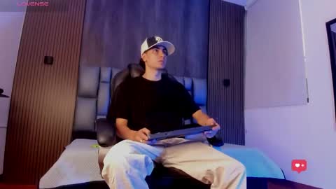 mohamed_malik online show from May 17, 11:39 am