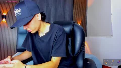 mohamed_malik online show from May 19, 11:38 am