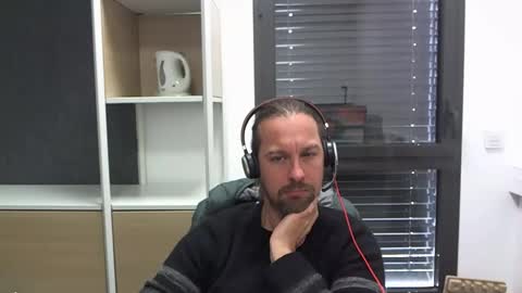 Julien online show from November 4, 11:20 am