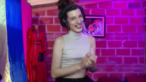 Snapshot of moira_hot chatting on September 25, 10:35 pm moira_hot online show from September 25, 10:35 pm
